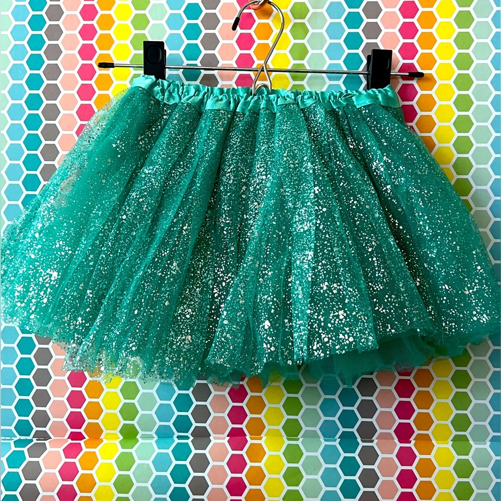 Girl's tulle tutu in shimmery green- size 5/6